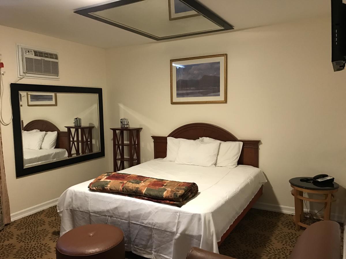 Waterbury Big Apple Motel Exteriér fotografie